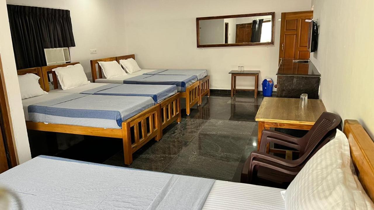 Anand Beach Guesthouse By Moonrocks Mahabalipuram Ngoại thất bức ảnh